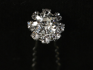 Diamond shaped crystal hair pin