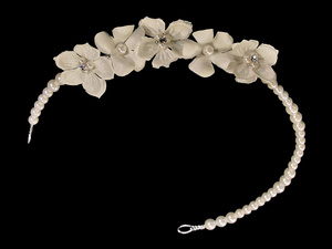 Pearl head piece with flowers