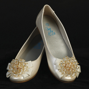 Girls flat shoes with crystal beads bow